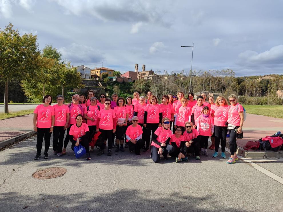 Un grup de dones del Lluçanès, 8 de les quals d'Olost, van participar a la Cursa de la Dona de Barcelona